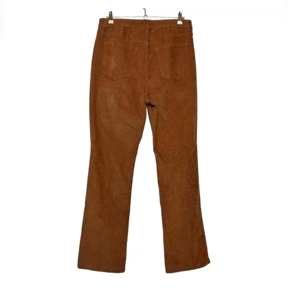 22 - Old Navy | Extra High-Waisted Kicker Corduroy Boot-Cut Pants - Picture 5 of 8